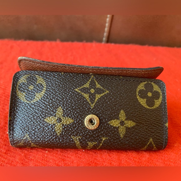 Louis Vuitton monogram 4 key holder - Picture 2 of 6